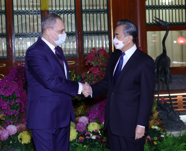 Wang Yi Ditemui Duta Besar Baharu Rusia