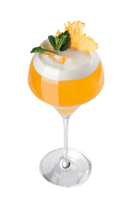 Minuman dan pencuci mulut berperisa teh yang dihasilkan oleh Heytea dan Theater Tea menyasarkan pengguna muda yang mencari pengalaman baharu dengan teh Cina.(foto: China Daily)