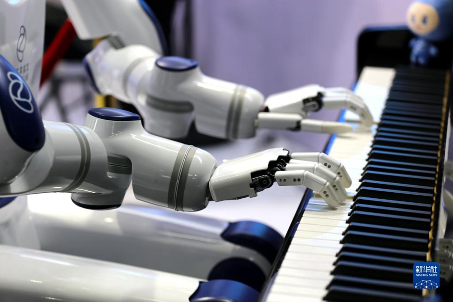 Sidang Kemuncak Robotik China ke-8 Buka Tirai