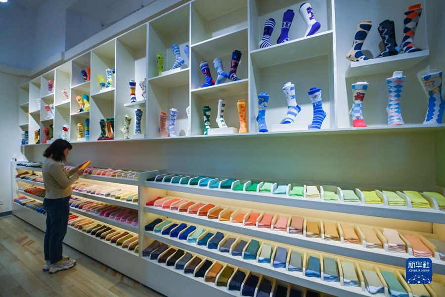 Pangkalan Stokin Terbesar Dunia Rekod Pertumbuhan Mengagumkan