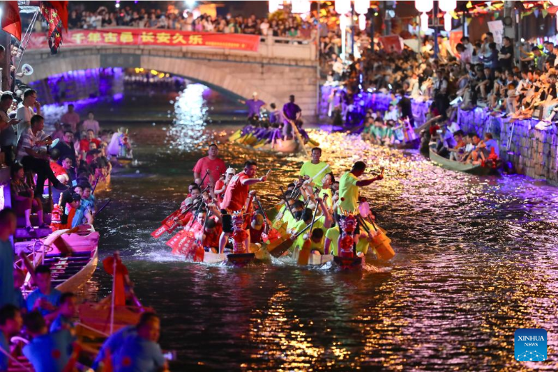 Pesta Perahu Naga Disambut Serata China