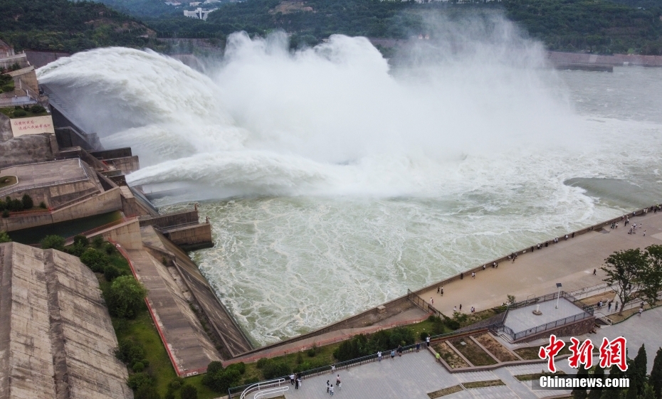 Air Terjun Empangan Xiaolangdi Curi Perhatian Pelancong