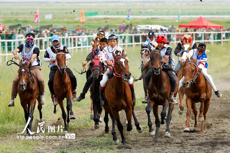 Festival Sukan Rakyat Hangatkan Suasana Padang Rumput Barkol