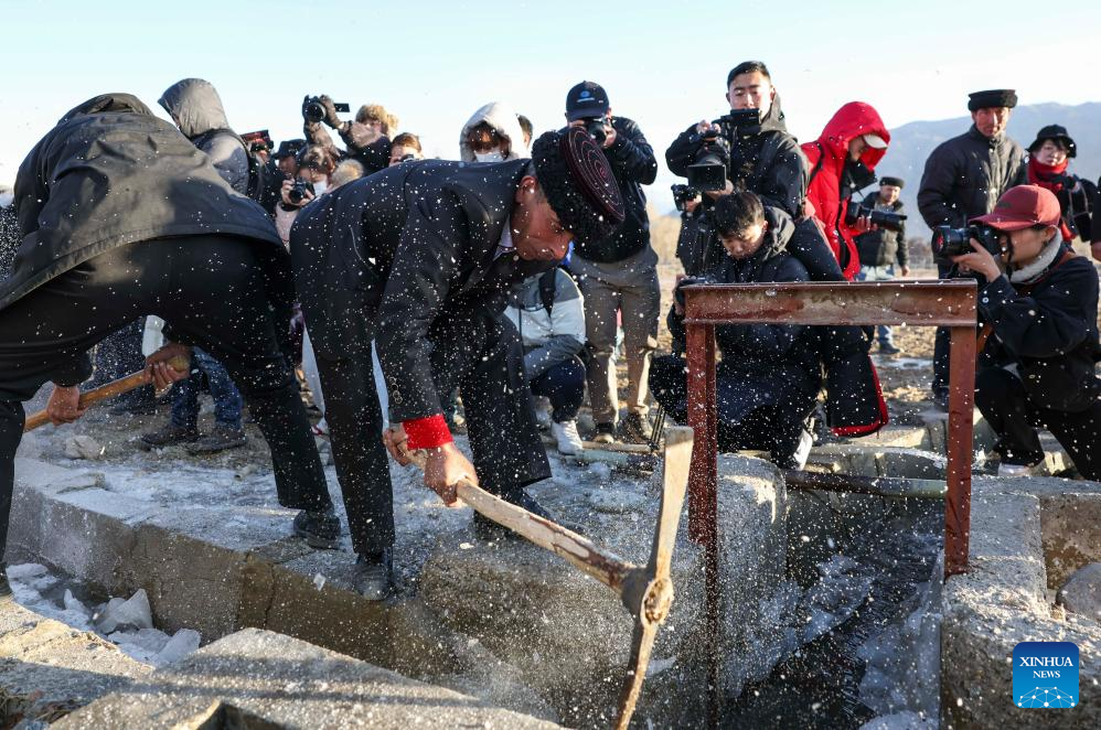 Pesta Semai, Ambil Air Disambut di Xinjiang