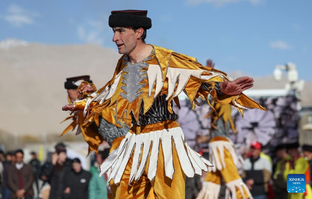 Pesta Semai, Ambil Air Disambut di Xinjiang