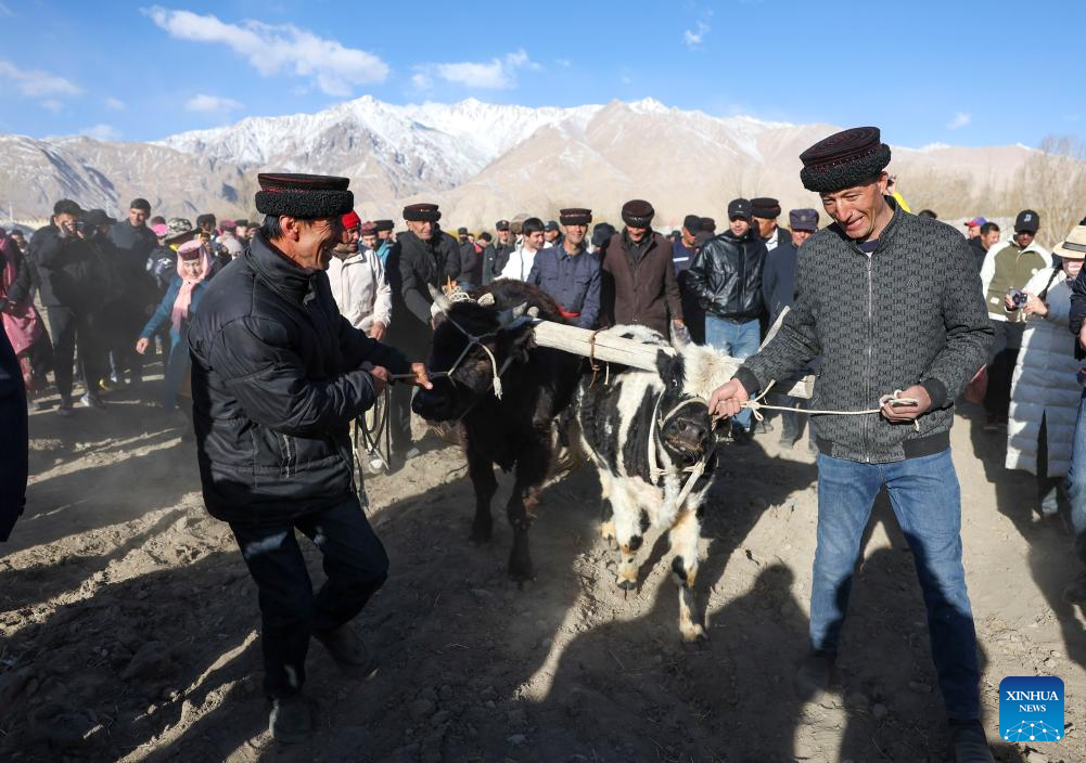 Pesta Semai, Ambil Air Disambut di Xinjiang