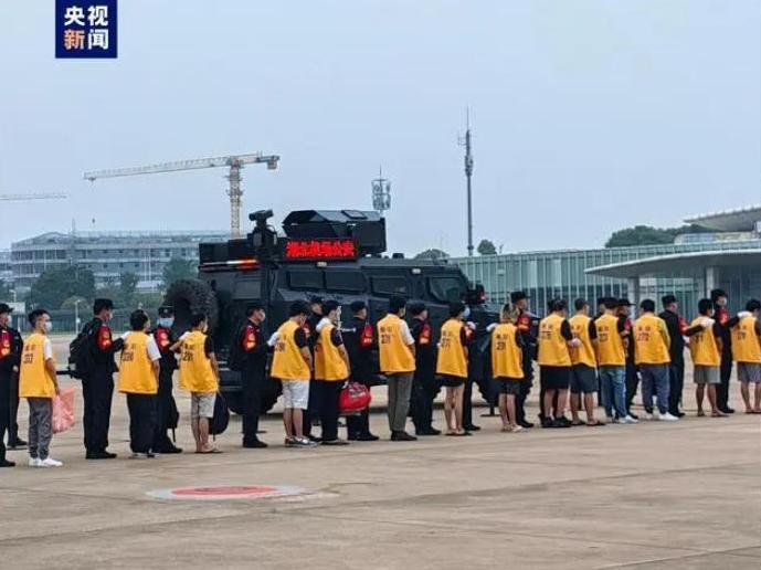 135 Suspek Berkaitan Perjudian Dihantar Pulang ke China dari Kemboja