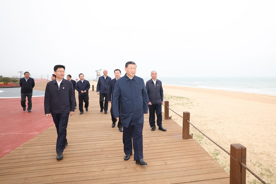 Xi Buat Tinjauan di Bandar Rizhao