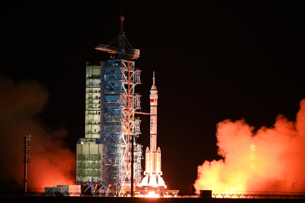 China Berjaya Lancar Kapal Angkasa Lepas Shenzhou-19