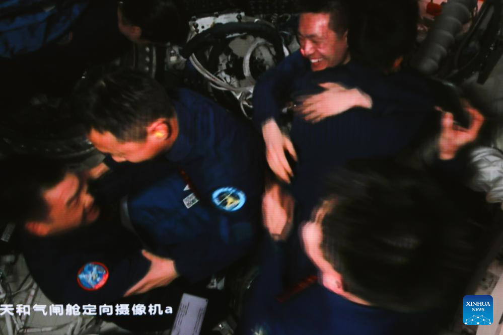 Angkasawan Shenzhou-19 Berjaya Memasuki Stesen Angkasa