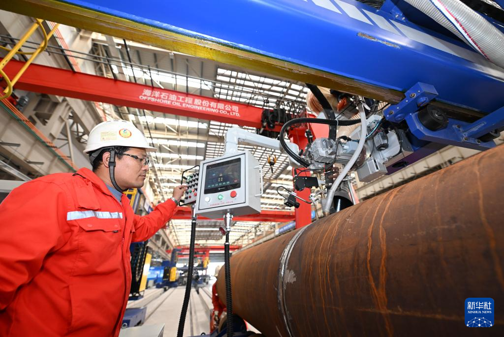 Pembuatan Pelengkapan Minyak & Gas Asli Luar Pesisir: