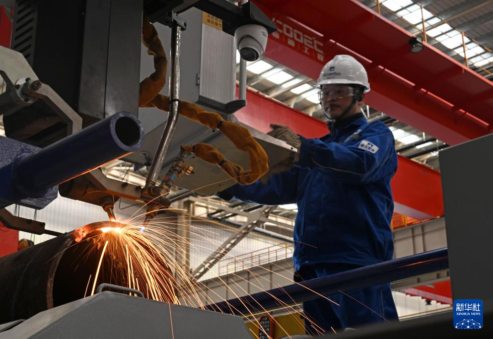 Pembuatan Pelengkapan Minyak & Gas Asli Luar Pesisir: 