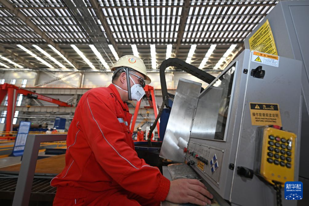 Pembuatan Pelengkapan Minyak & Gas Asli Luar Pesisir: 