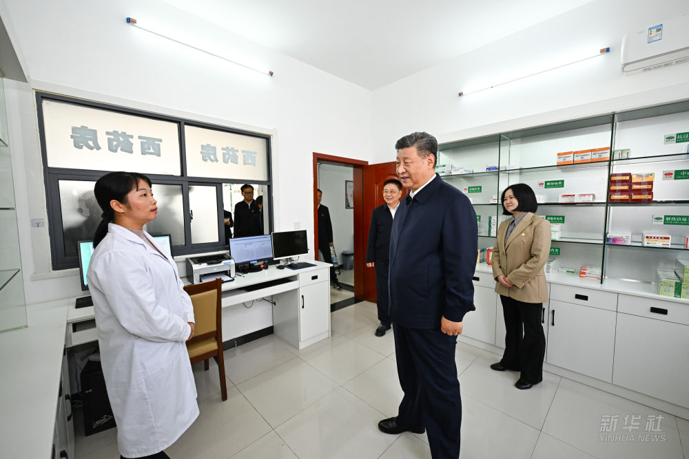 Xi Adakan Tinjauan di Hubei