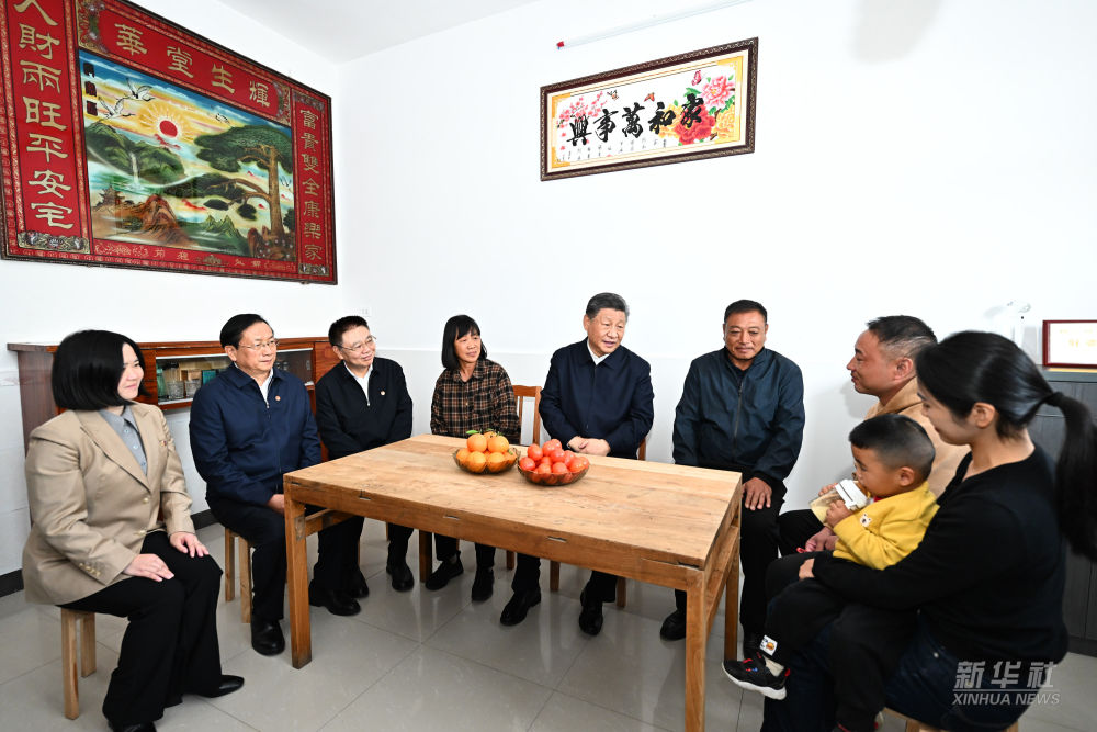 Xi Adakan Tinjauan di Hubei