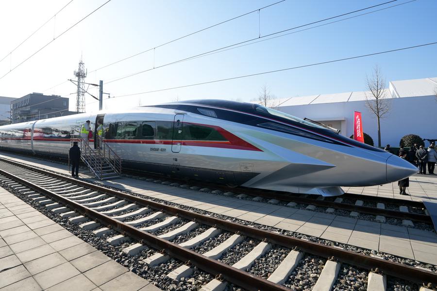 Foto kereta api laju CR450AF di Beijing, ibu kota China pada 29 Disember 2024. (Xinhua/Ju Huanzong)
