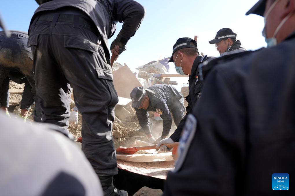 Usaha Menyelamat Habis-habisan di Xizang