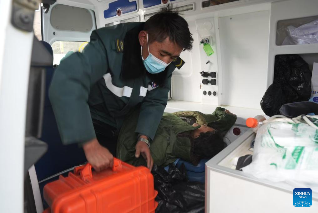 Usaha Menyelamat Habis-habisan di Xizang