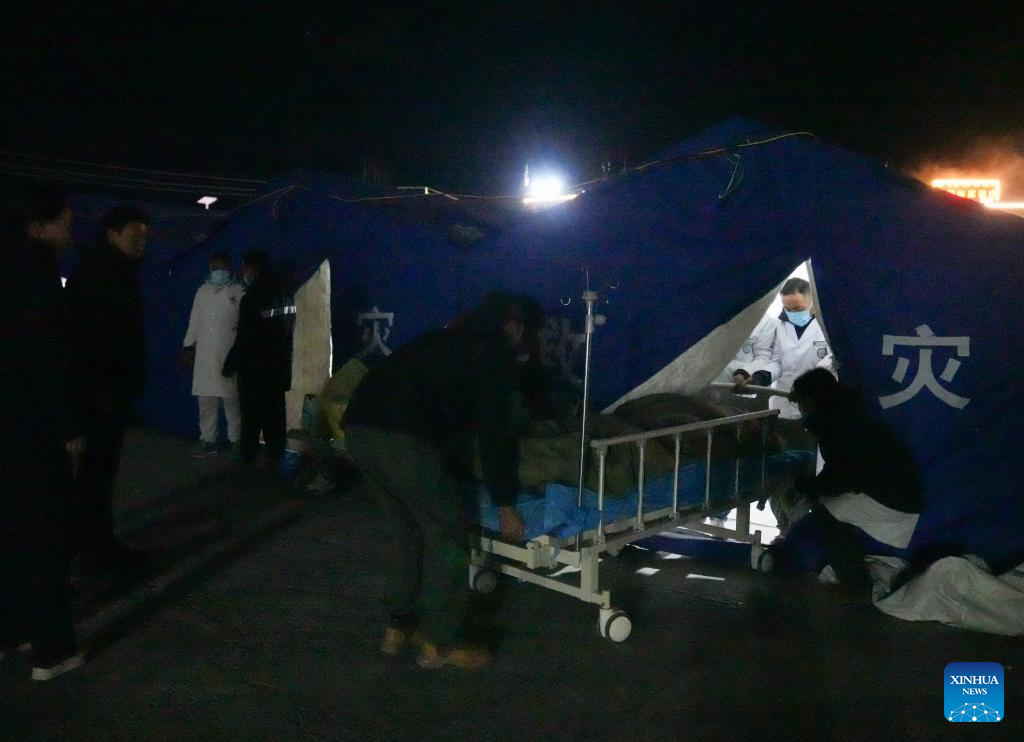 Usaha Menyelamat Habis-habisan di Xizang