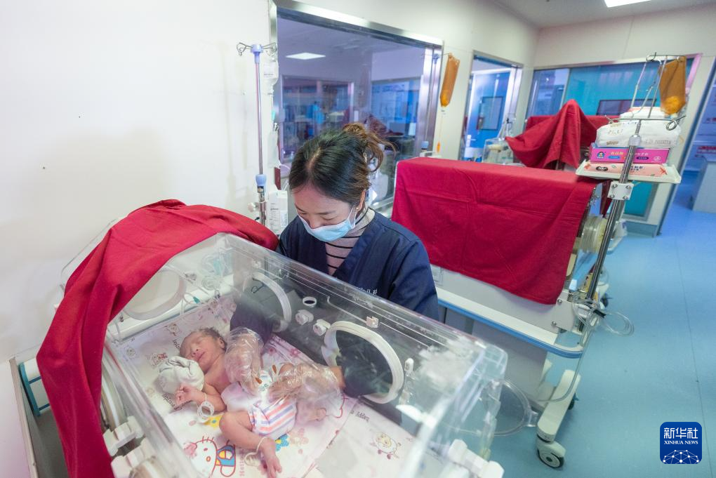 Bayi Pertama Selamat Dilahirkan di Kaunti Dingri Selepas Gempa Bumi Dahsyat