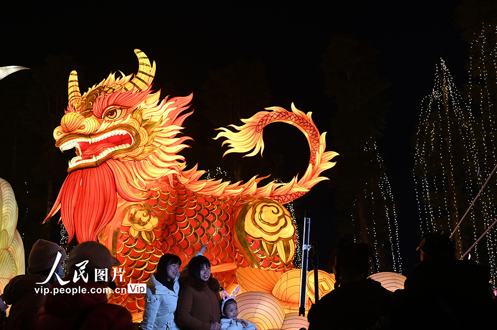Suasana Meriah Karnival Tanglung di Zigong, Sichuan