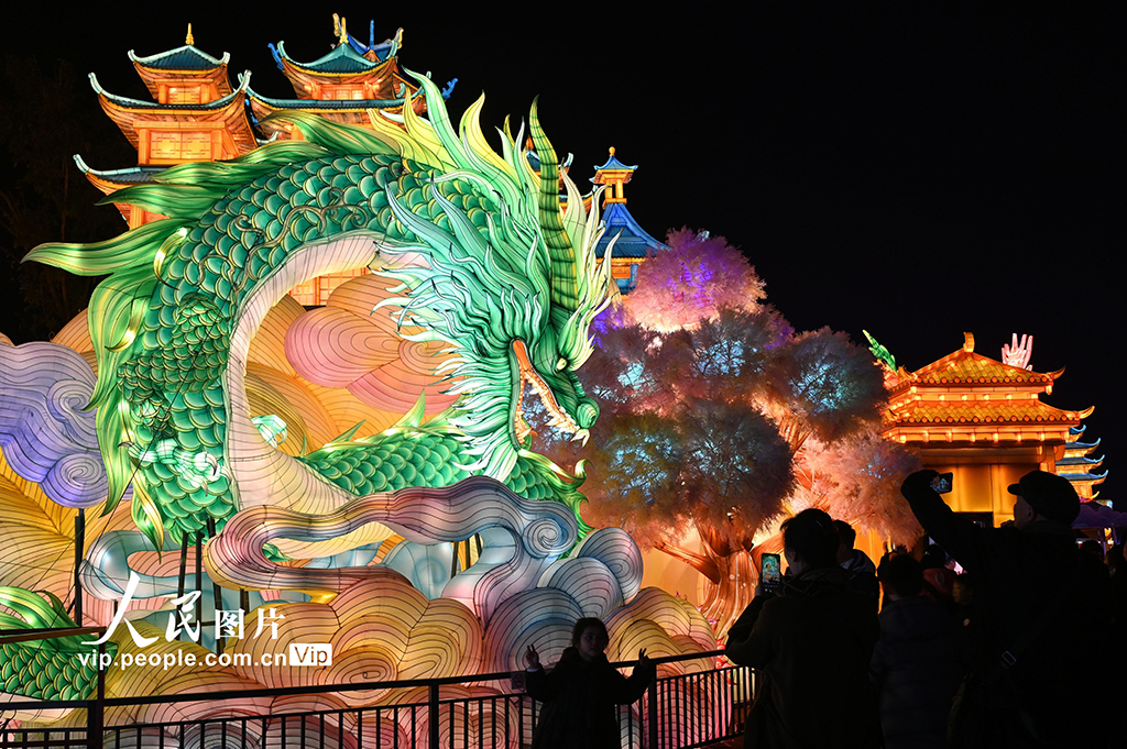 Suasana Meriah Karnival Tanglung di Zigong, Sichuan