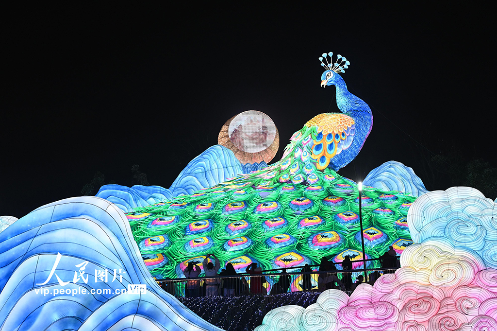 Suasana Meriah Karnival Tanglung di Zigong, Sichuan