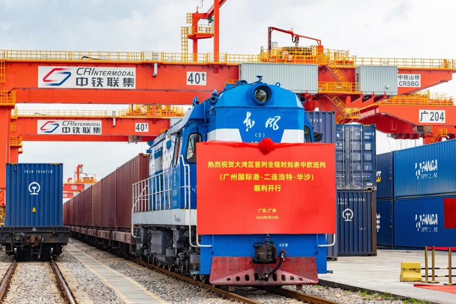 Kawasan Teluk Besar Rekod Lebih 4,000 Tren China-Eropah