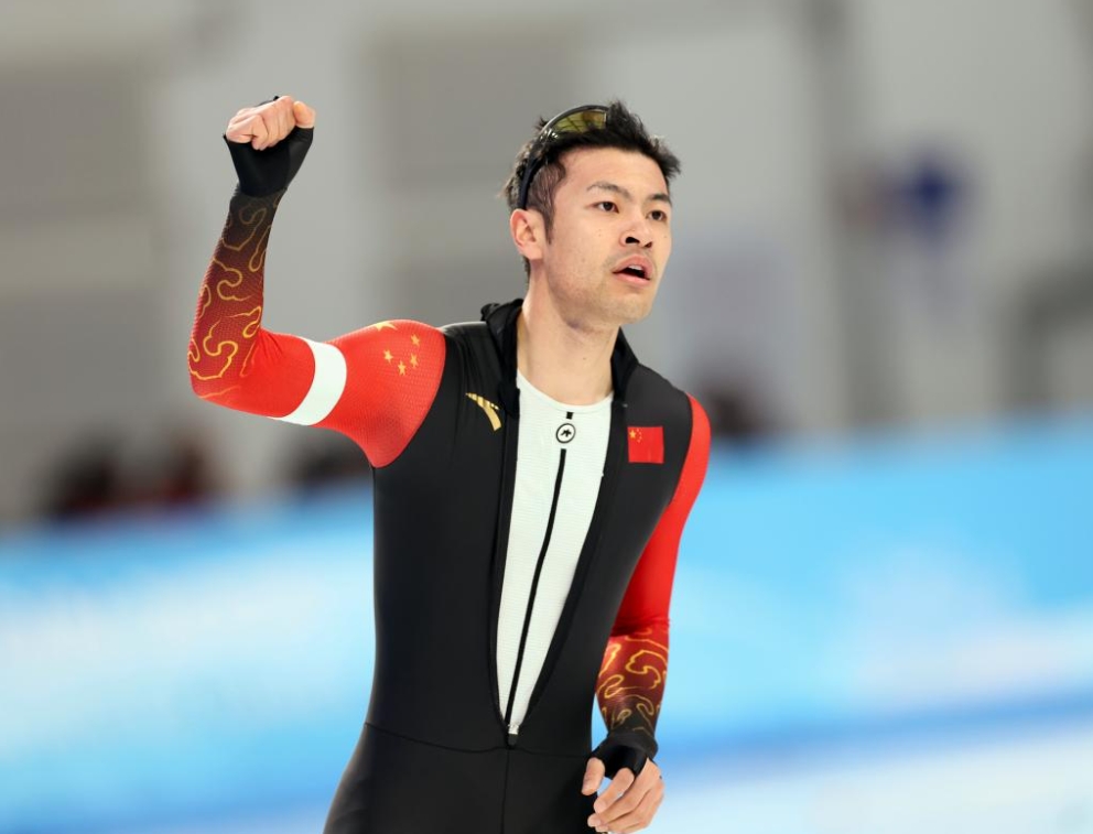 Ning Zhongyan dari China meraikannya selepas perlawanan akhir 1,000m lelaki acara luncur laju di Sukan Musim Sejuk Asia ke-9 di Harbin, Provinsi Heilongjiang, timur laut China, 11 Februari 2025. (Foto Lan Hongguang/Xinhua)