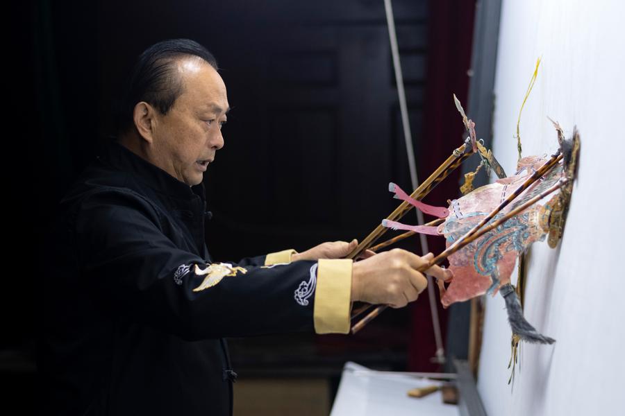 Wayang Bayang Tradisional Hidup Semula di Sichuan