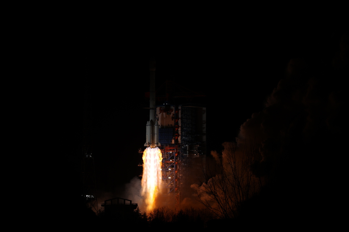 China melancarkan satelit percubaan baharu untuk teknologi komunikasi ke ruang angkasa dari Pusat Pelancara Satelit Xichang di Provinsi Sichuan pada awal pagi 10 Mac 2025. (foto/Xinhua)