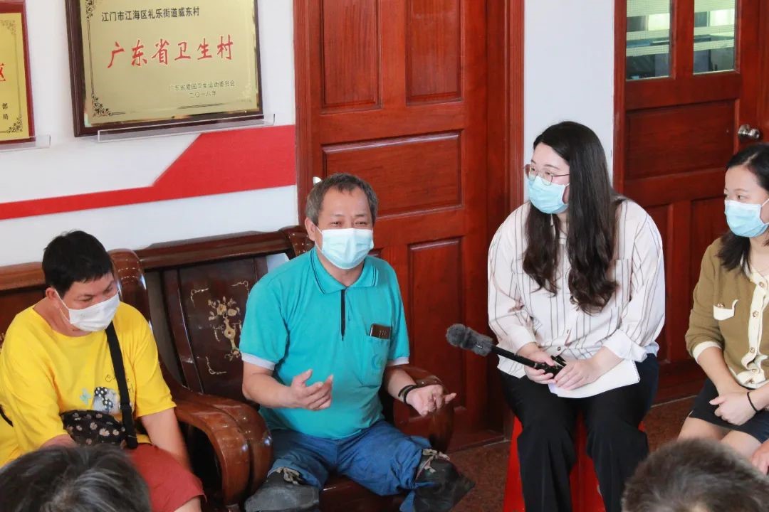 Wu Tengxin memberikan buah fikiran semasa sesi penyelidikan perundangan mengenai cadangan undang-undang untuk membina persekitaran buat golongan OKU, di daerah Jianghai, Jiangmen, Provinsi Guangdong di selatan China. (Foto daripada jawatankuasa tetap kongres rakyat daerah Jianghai)