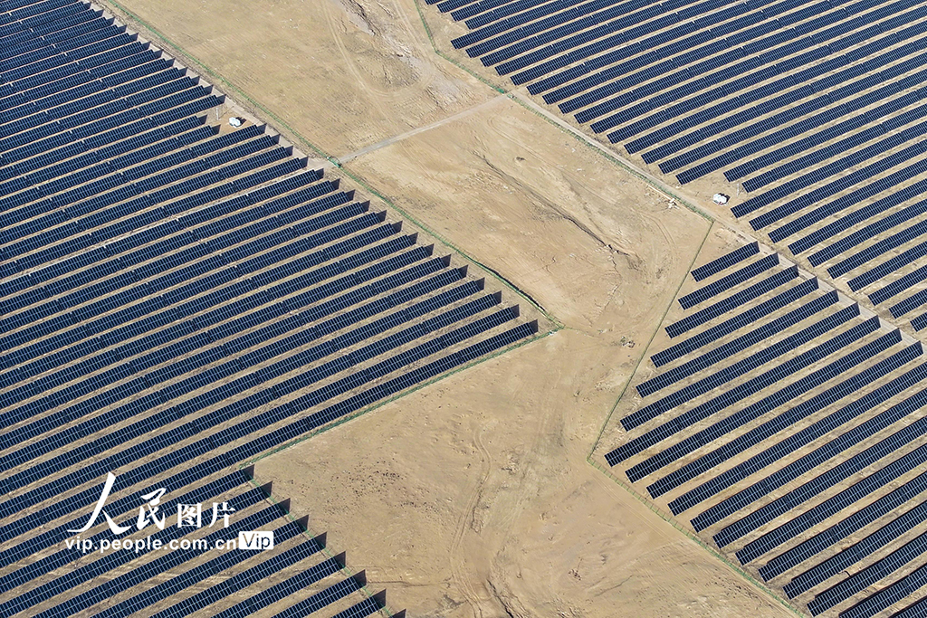 Foto: Gurun Gobi di Ningxia Jadi Loji Kuasa Hijau