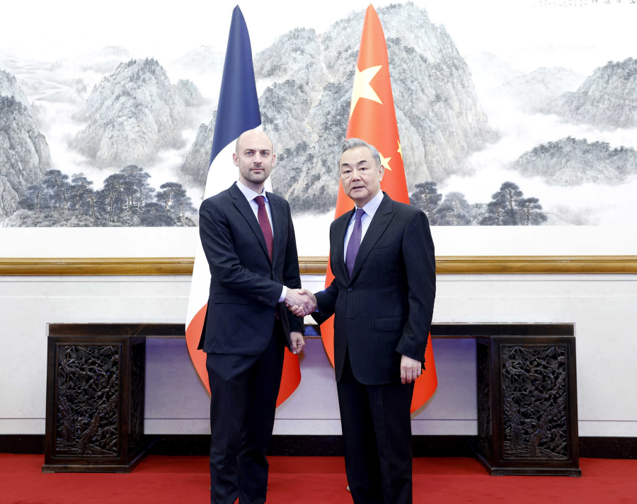 Wang Yi Bincang Bersama Menteri Luar Perancis