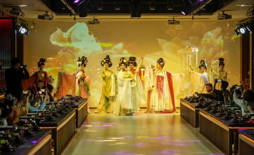 Pesta Budaya Peony Luoyang ke-42 Buka Tirai