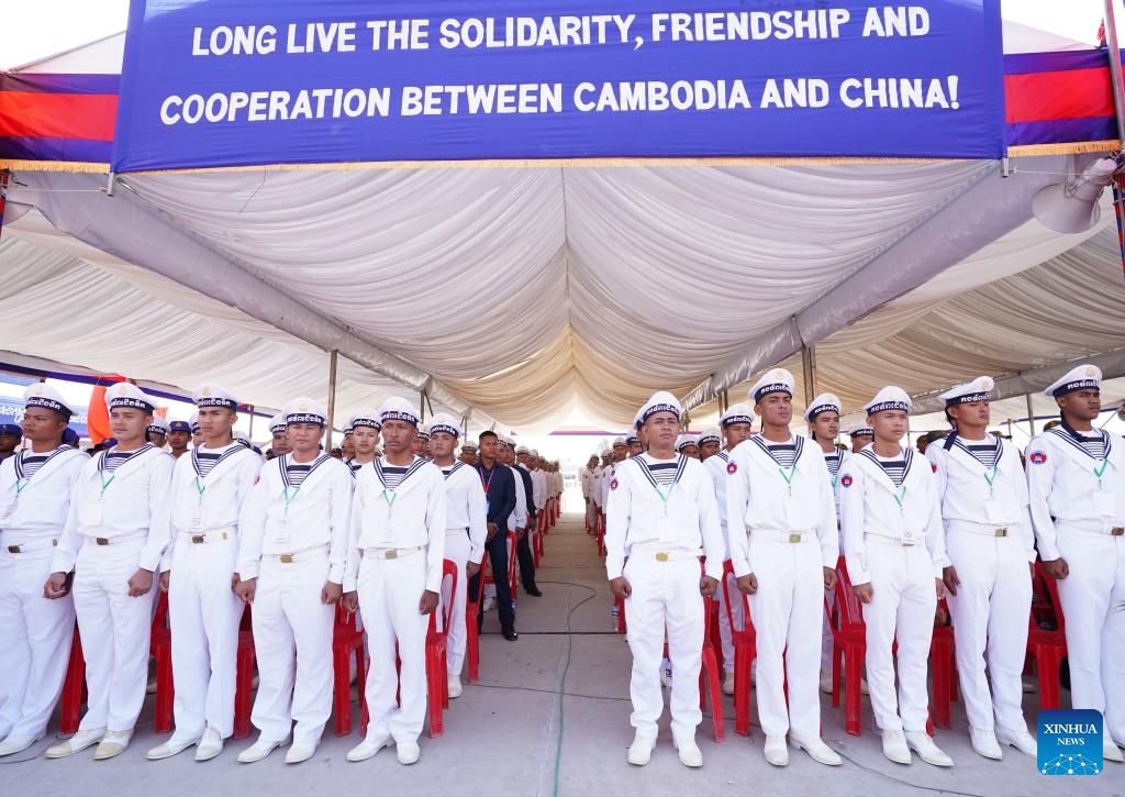 Anggota tentera marin Kemboja menghadiri majlis perasmian Pusat Sokongan dan Latihan Bersama Kemboja-China di Sihanoukville, Kemboja pada 5 April 2025. (Foto oleh Nitola/Xinhua)
