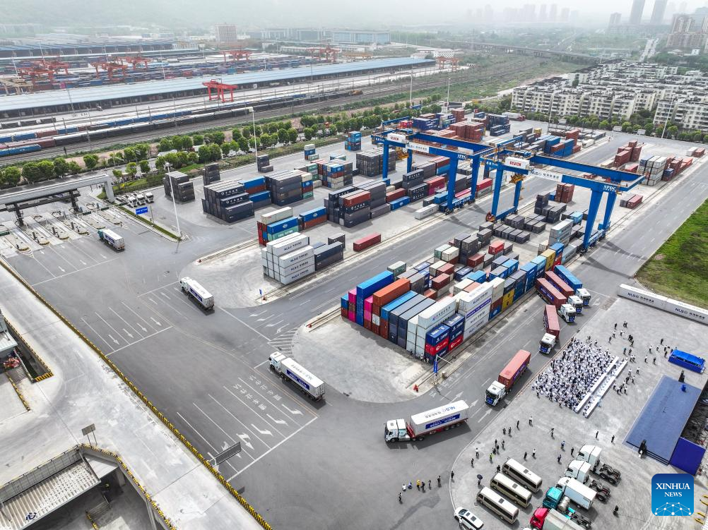 China Lancarkan Laluan Trak Lasak Hidrogen Rentas Wilayah Pertama