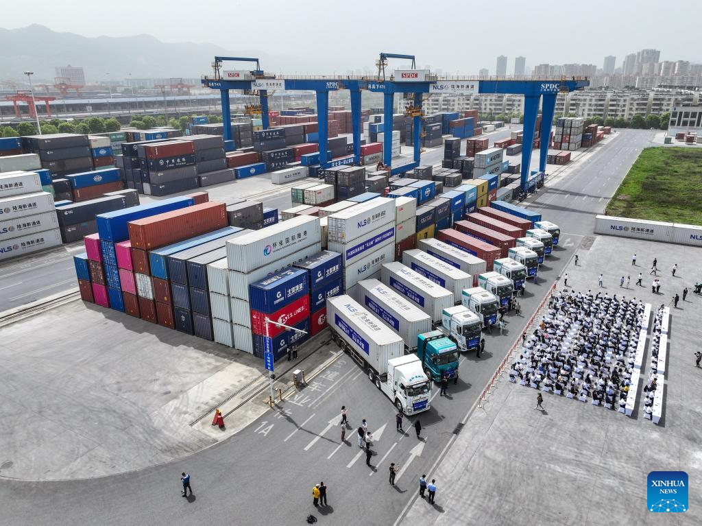 China Lancarkan Laluan Trak Lasak Hidrogen Rentas Wilayah Pertama