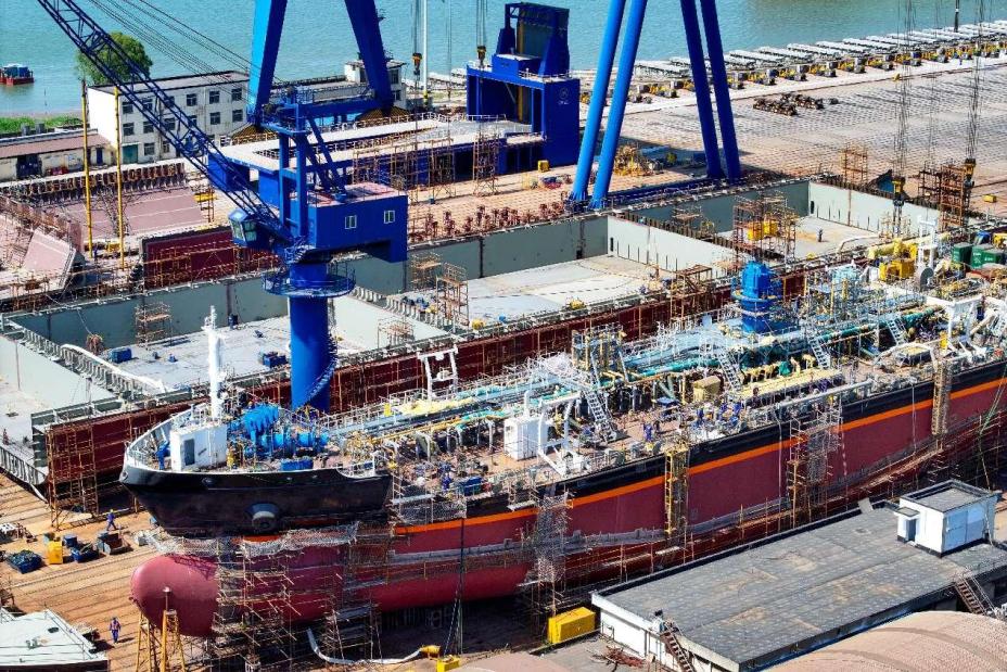 Kapal-kapal buatan Syarikat Jiling Shipyard of China Merchants Industry Holdings yang bakal dieksport di Nanjing, Provinsi Jiangsu, timur China. (People’s Daily Online/Fang Dongxu)