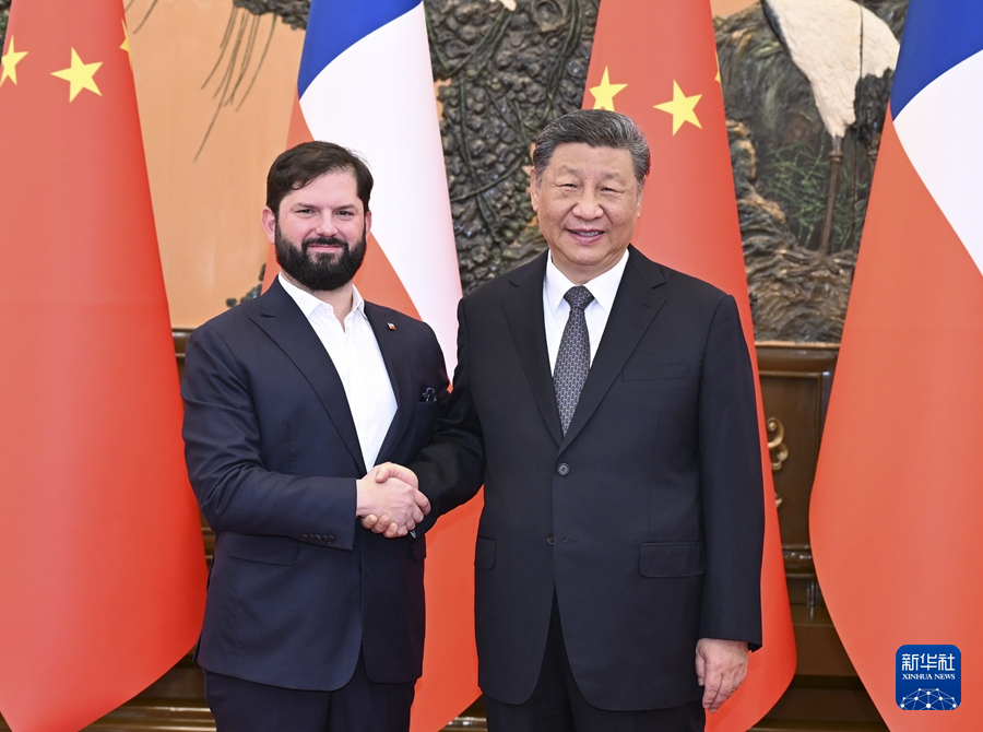 Xi Adakan Pertemuan dengan Presiden Chile di Beijing