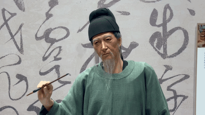 EX ROBOT人形機器人現場表演惟妙惟肖。