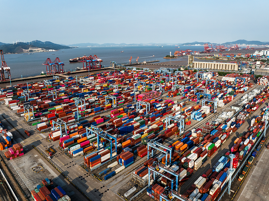 Pelabuhan Ningbo-Zhoushan. (foto/VCG)