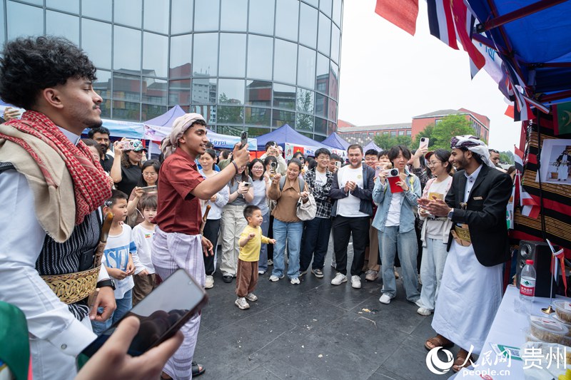 Seronok! Pelajar Antarabangsa Sertai Festival Budaya Universiti Guizhou