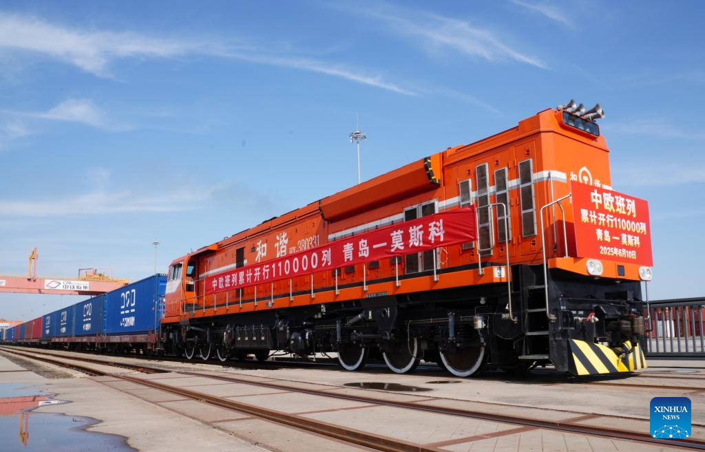 Kereta api kargo China-Eropah yang ke-110,000 berlepas dari Qingdao, Provinsi Shandong di timur China pada 10 Jun 2025. (Xinhua/Yin Dongxun)