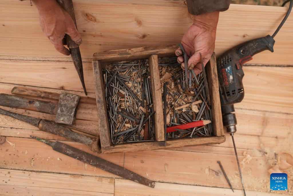 Foto bertarikh 12 Jun 2025 ini memaparkan kotak peralatan Qian Shoutang di Shaoxing, Provinsi Zhejiang, di timur China. (Xinhua/Weng Xinyang)
