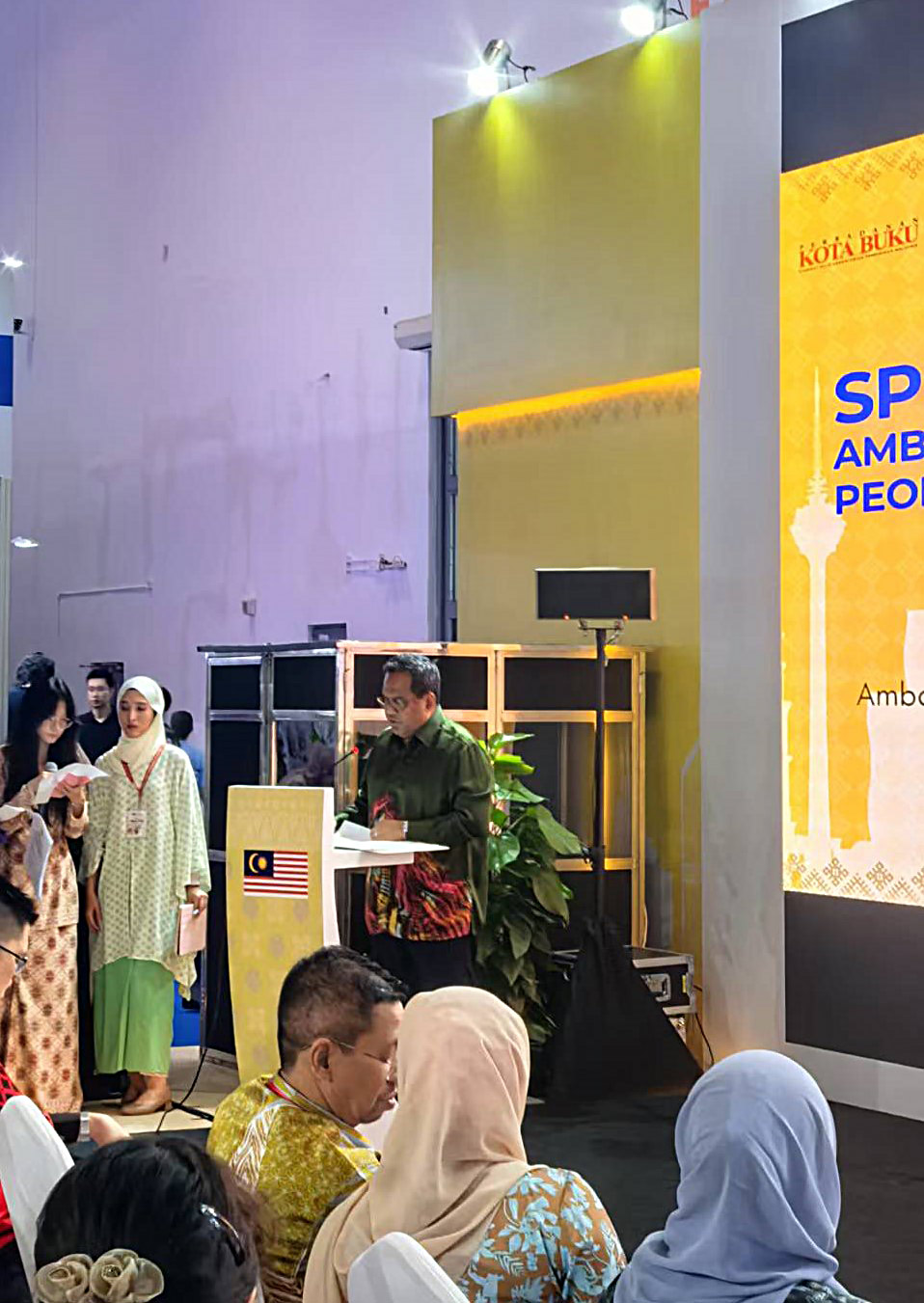 Duta Besar Malaysia ke China, Datuk Norman Muhamad ketika menyampaikan ucaptama perasmian Pavilion Malaysia di BIBF 2025 di Beijing, ibu negara China pada Rabu. (People’s Daily Online/ Yang Chunyan)