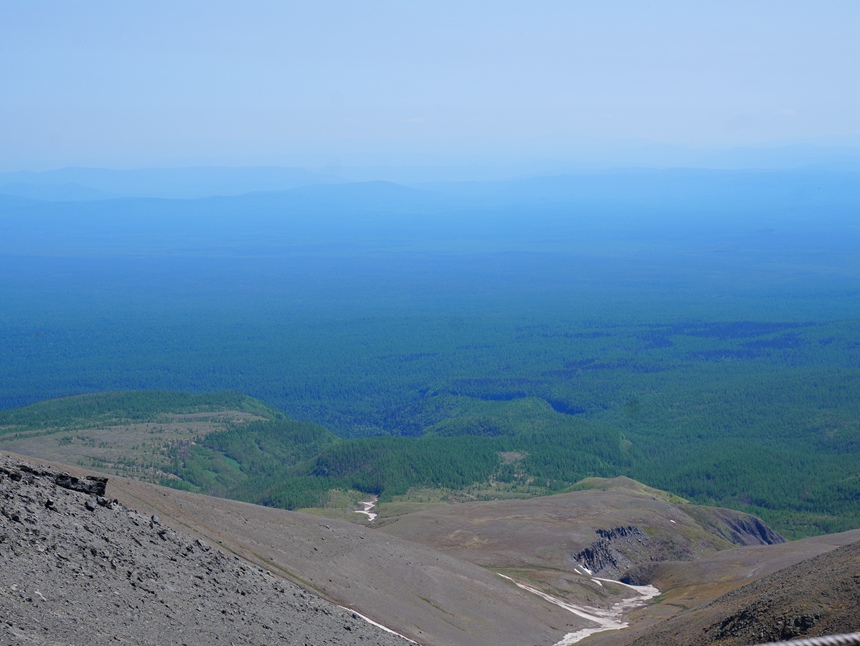 Musim Panas Tiba, Air Jernih di Tasik Tianchi Kini Kembali Menjelma