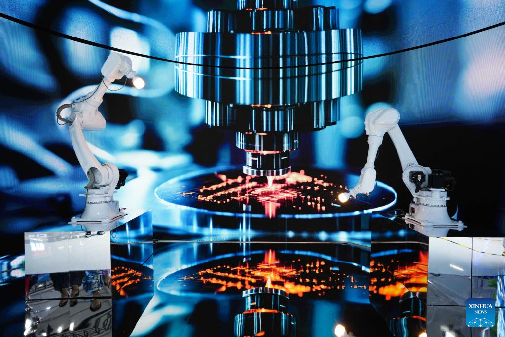 Foto Lengan robotik yang dipamerkan semasa Ekspo China-Asia Selatan yang ke-9 di Kunming, Provinsi Yunnan di barat daya China pada 22 Jun 2025. (Xinhua/Chen Xinbo)