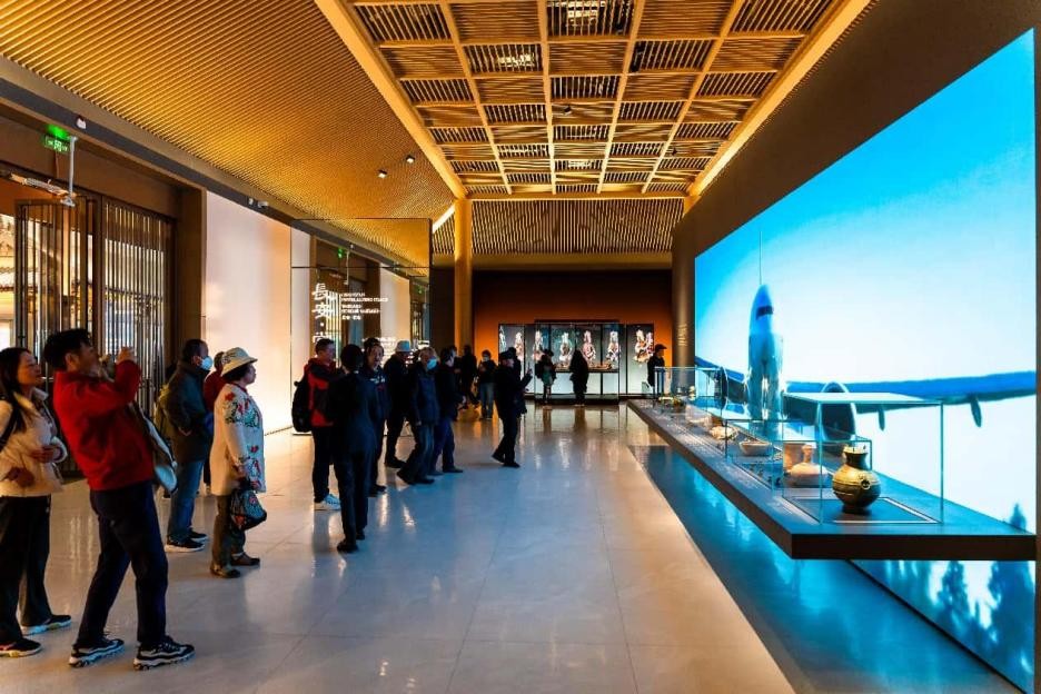 Pelancong melawat Muzium Warisan CWAG pada 26 Februari 2025. (People’s Daily Online/Zhang Cheng)