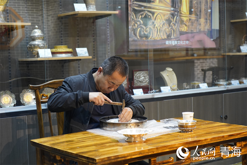 Artisan Xining Jadikan Warisan Budaya Sebagai Sebahagian Daripada Kehidupan Moden